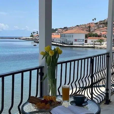 Artaki House With View * Koróni