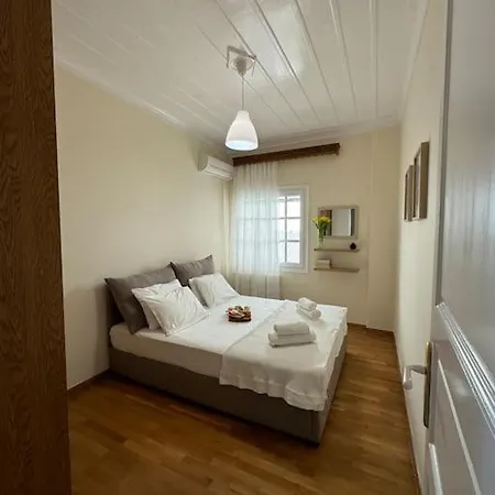 Artaki House With View Koróni