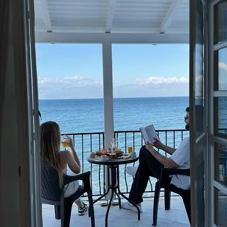 Artaki House With View * Koróni