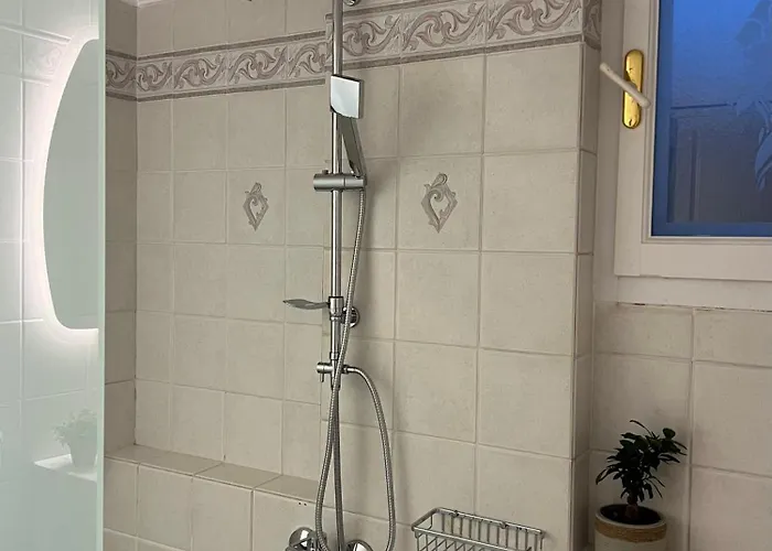 Artaki House With View *